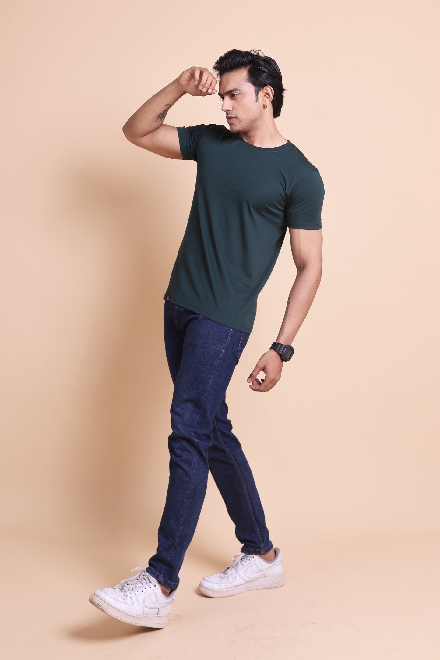 Men's Bottle Green Solid Slim Fit T-shirts