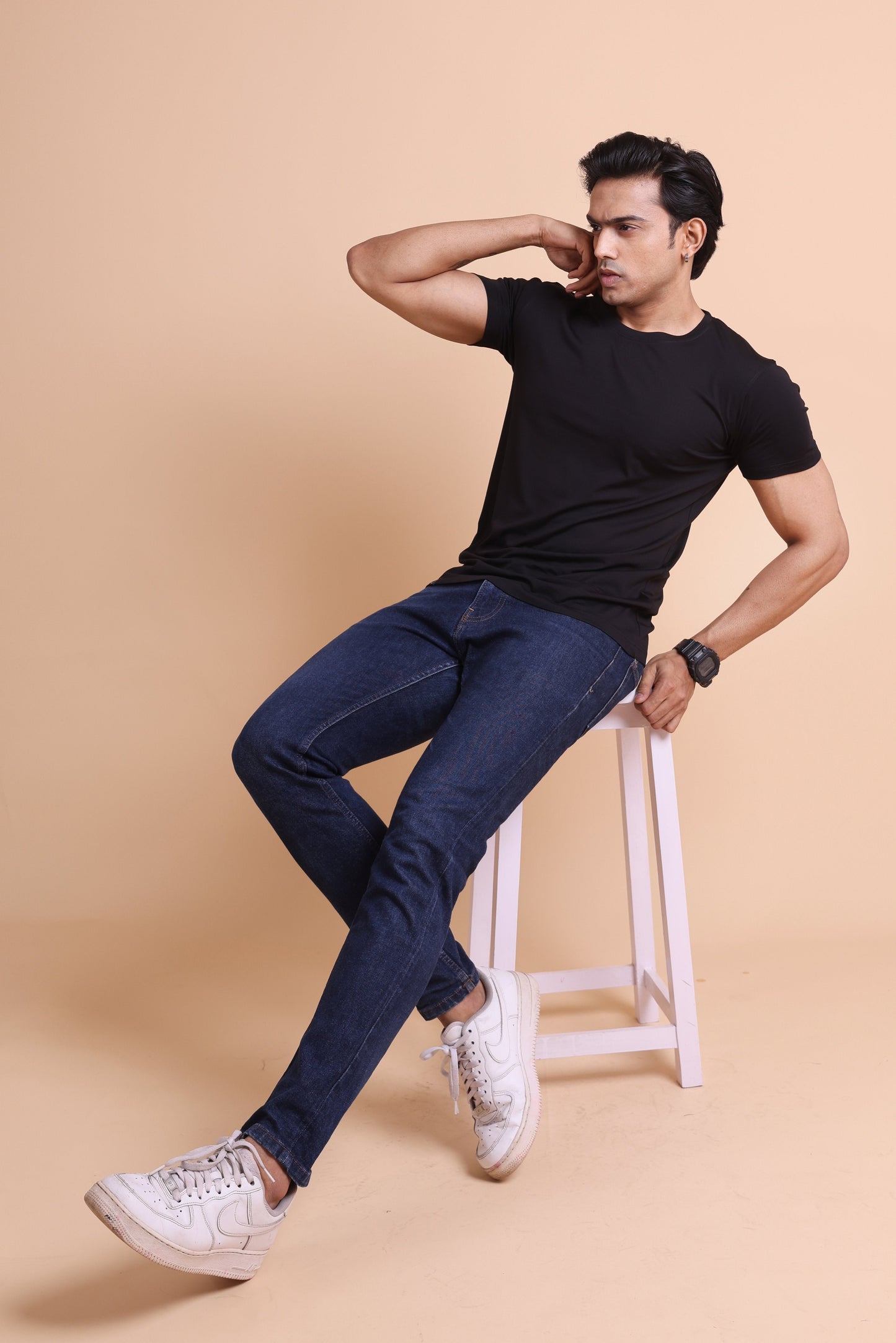 Men's Black Solid Slim Fit T-shirts