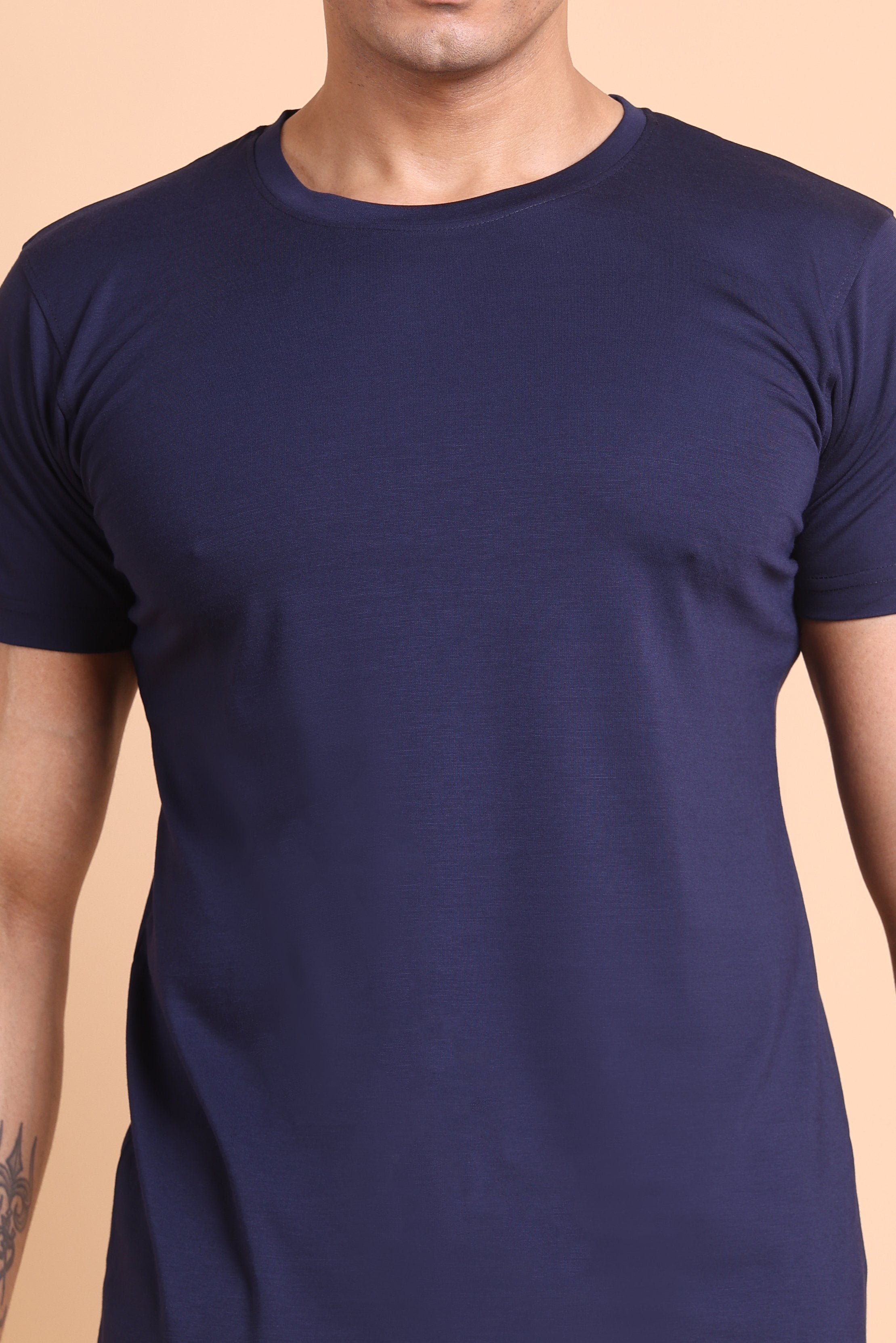 The Civao Navy Blue Solid Slim Fit T-Shirt