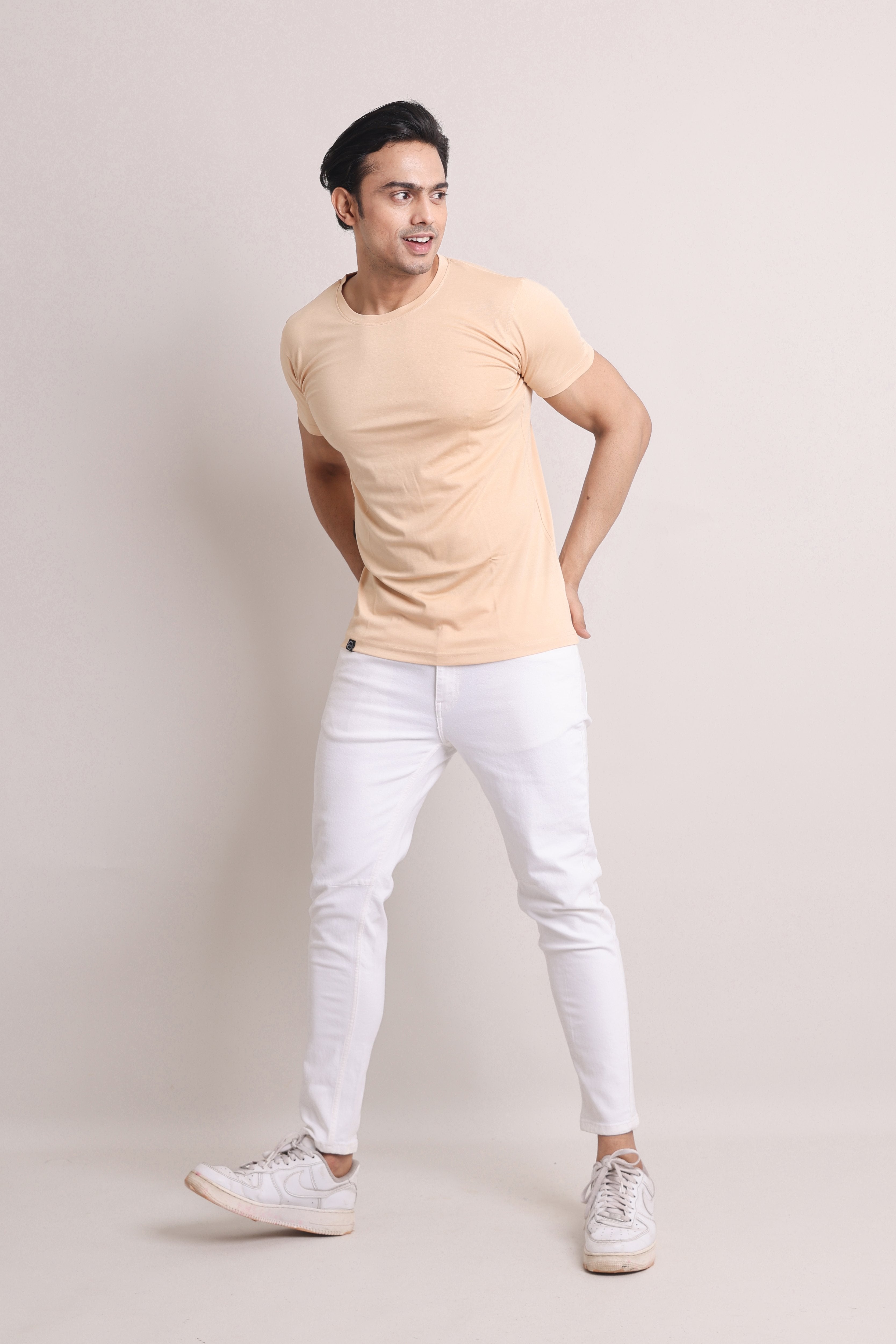 The Civao Solid Slim Fit T-Shirt