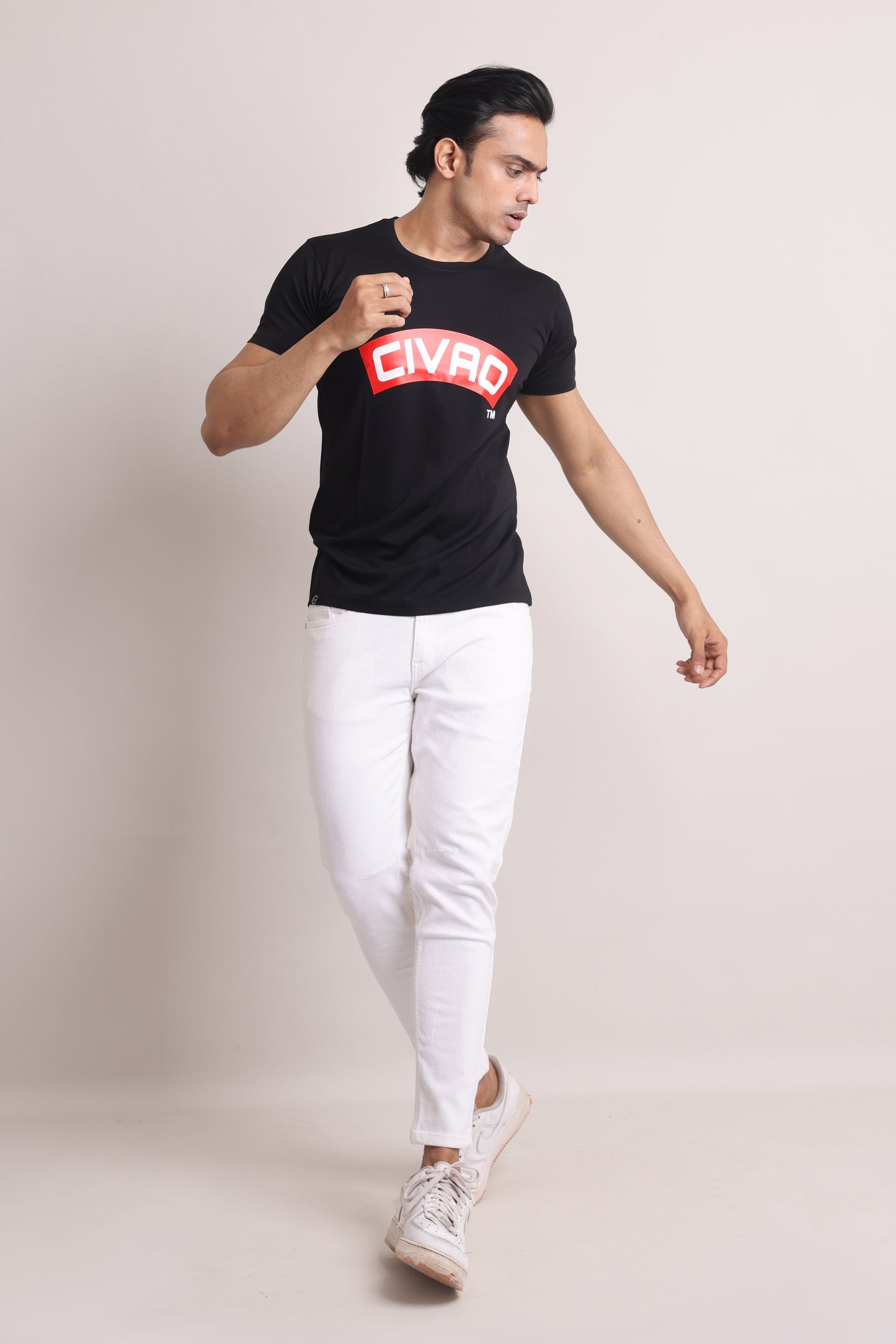 The Civao Slim Fit  Black T-Shirt